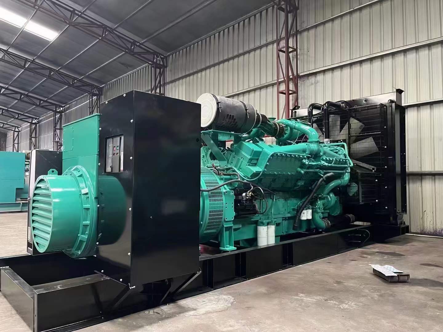 林周如何降低 800kW 柴油发电机输出电流的波动？