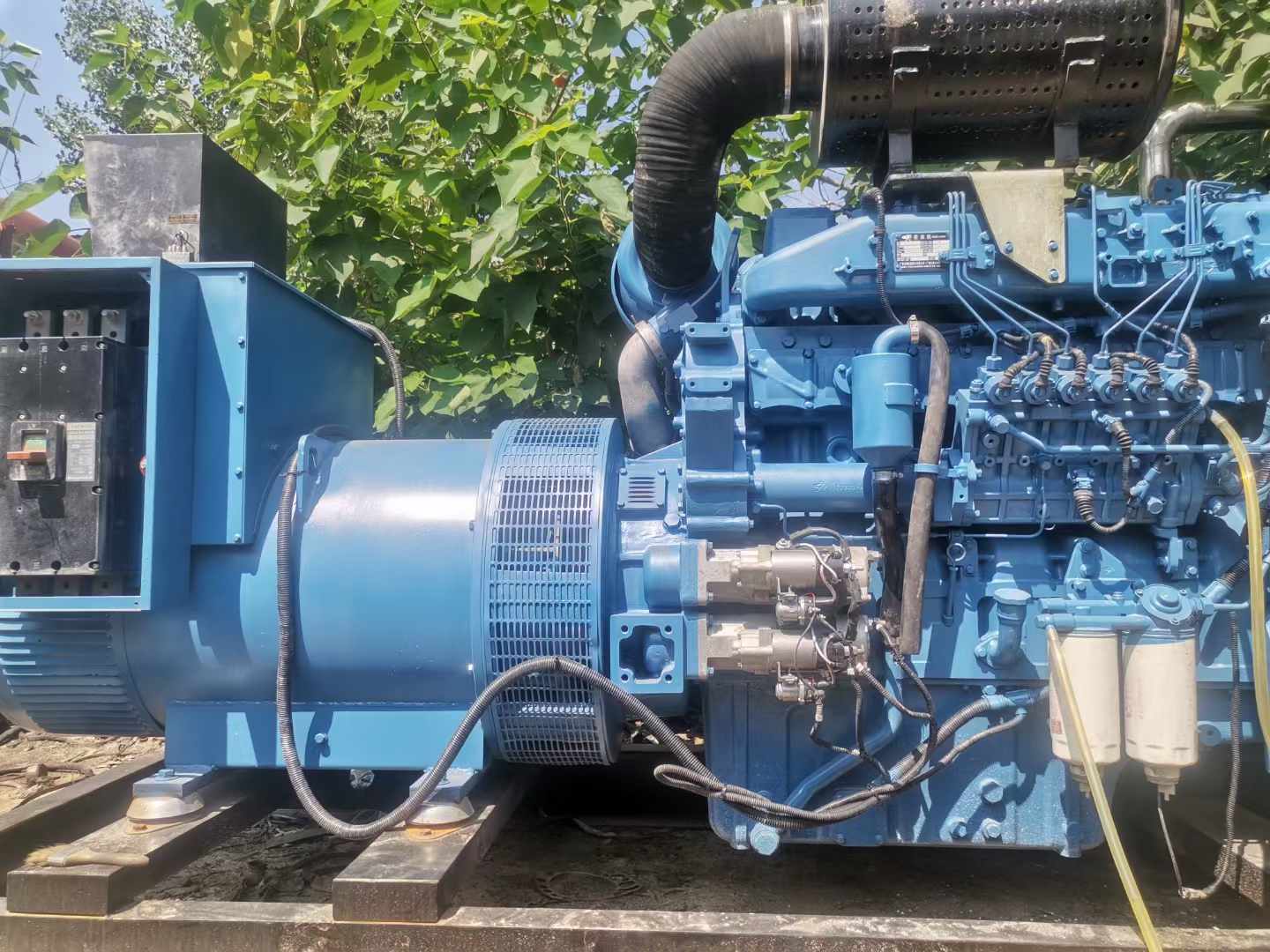 林周详细说明降低 800kW 柴油发电机输出电流波动的方法