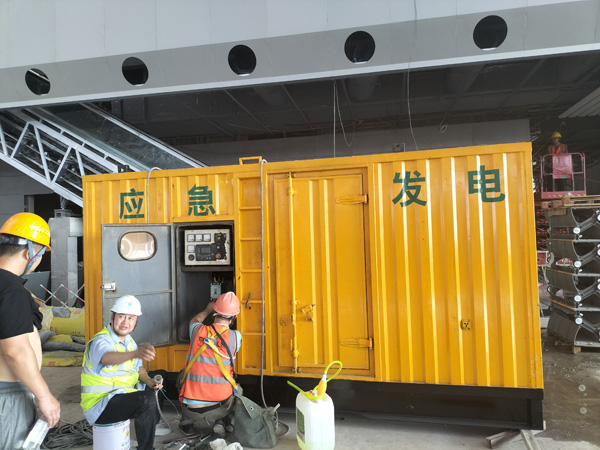 林周怎样判断空气滤清器是否需要更换？